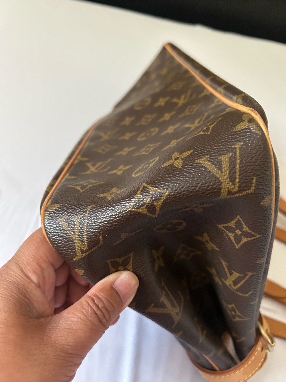 🤎 Louis Vuitton 💛Batignolles Horizon Monogram Canvas Shoulder Bag ~ NWOT - Picture 7 of 8